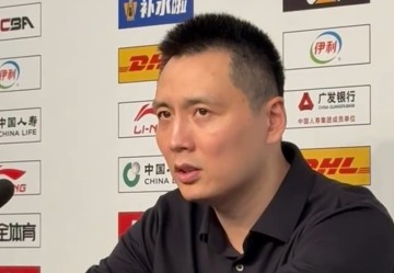 开云体育-洛夫顿G4仅打两分钟，卢伟明确表示效果不佳，双小外压力大！